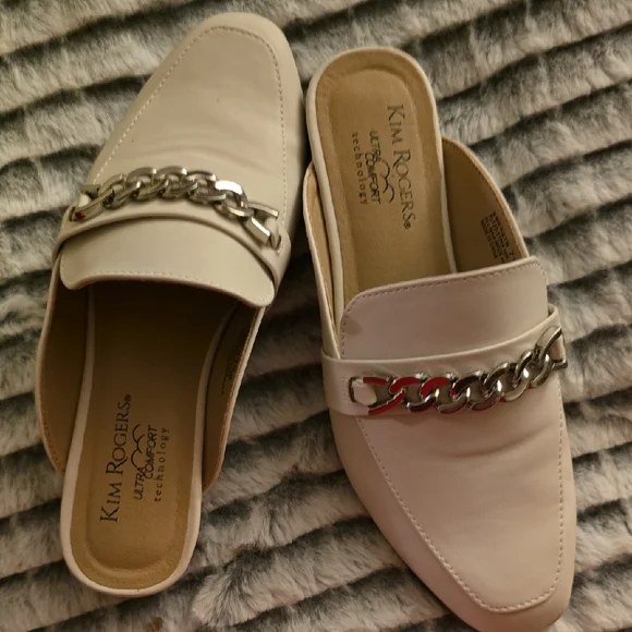 Kim Rogers White Mules with Chain Accent - Picture 2 of 7